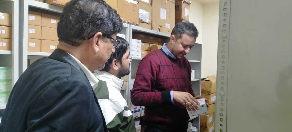 औषधि विभाग ने जिम्स अस्पताल से जांच के लिए सात औषधियों का लिया सैंपल